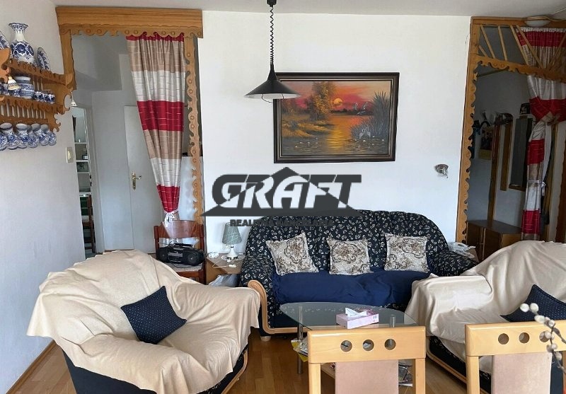 Svetlý, čiastočne zrekonštruovaný 4-izb. byt Svetlá ul. - BA - 2