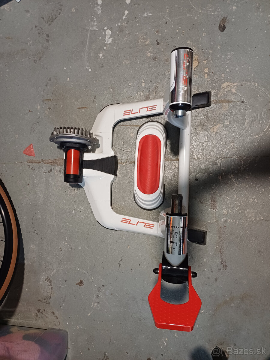 Cyklistický trenažér Elite Qubo Fluid - 2