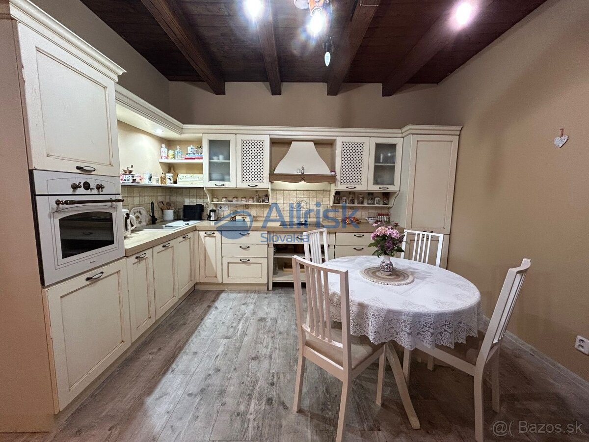 NOVÁ CENA Vidiecky dom s nádhernou záhradou dvojgaráž, t - 2