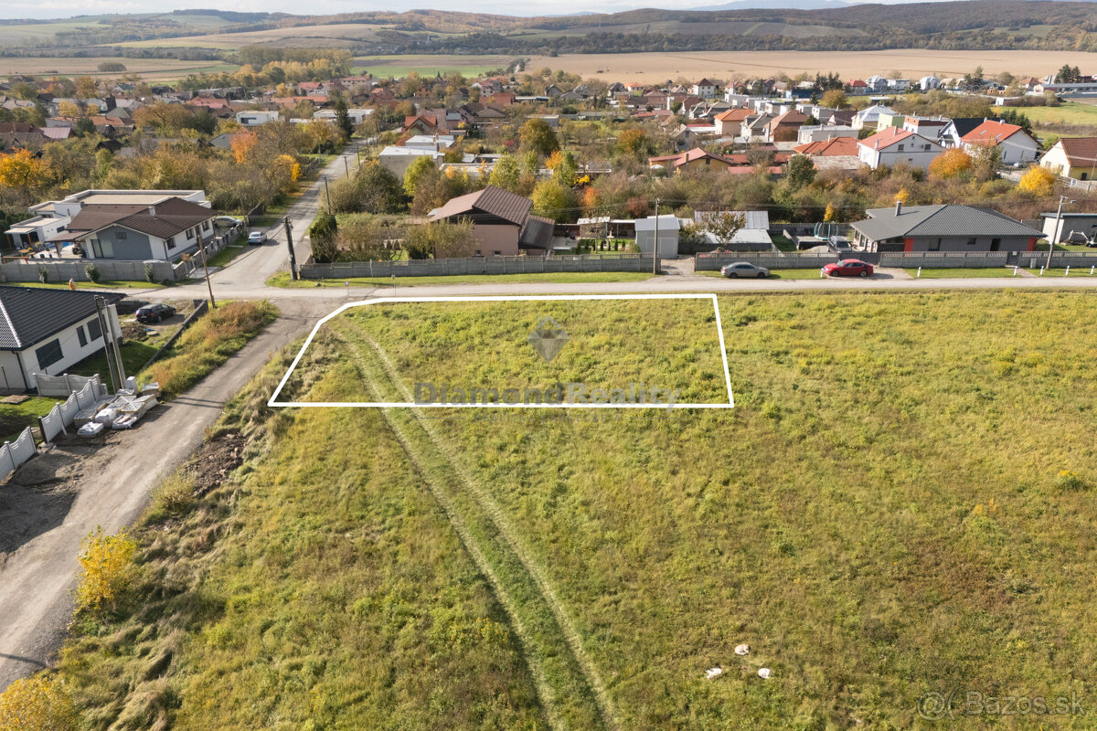 NA PREDAJ STAVEBNÝ POZEMOK V OBCI ĎURKOV - 2