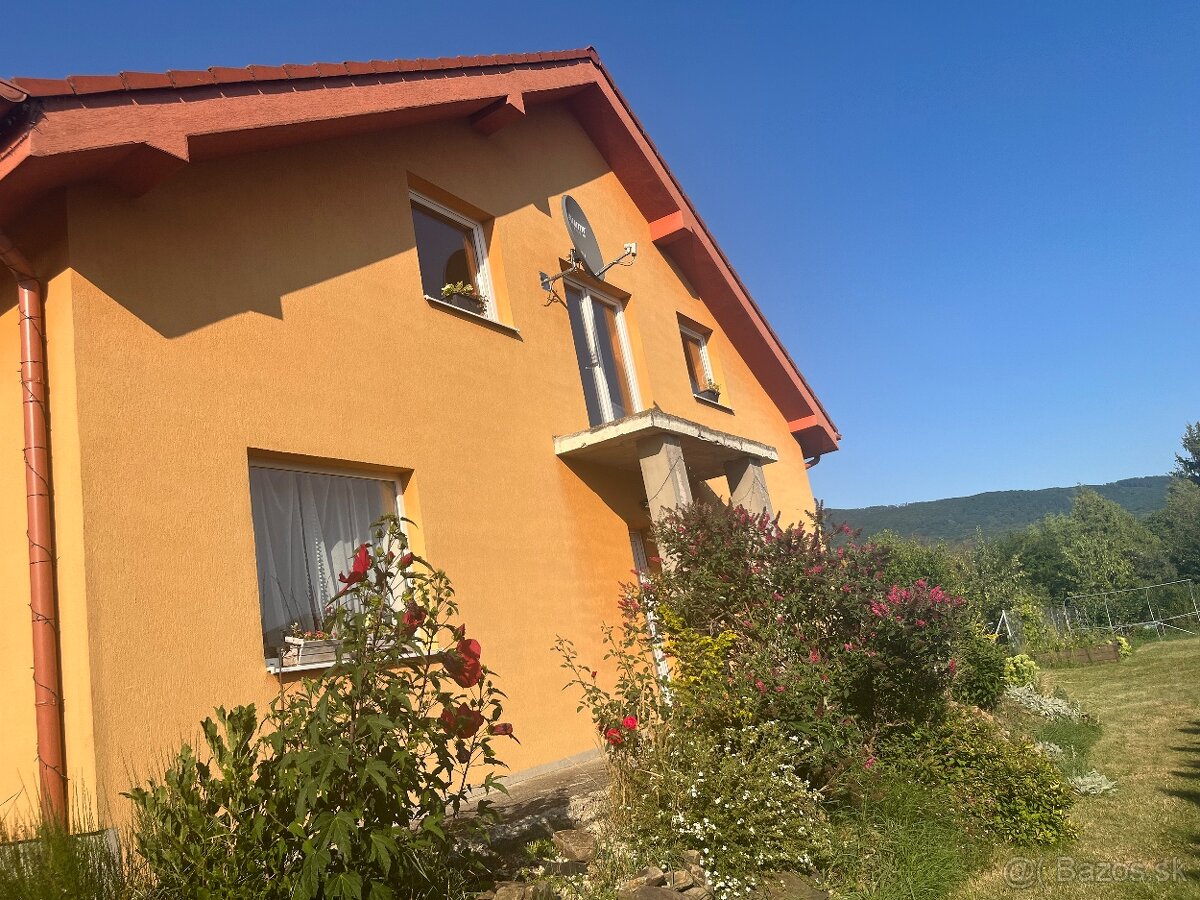 Predáme veľký dvojpodlažný dom s veľkým pozemkom - 2