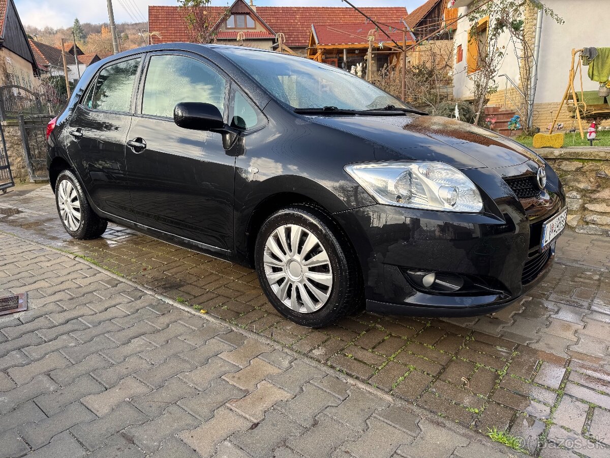 Predám Toyota Auris 2.0 Diesel 93kw RV2009 - 2