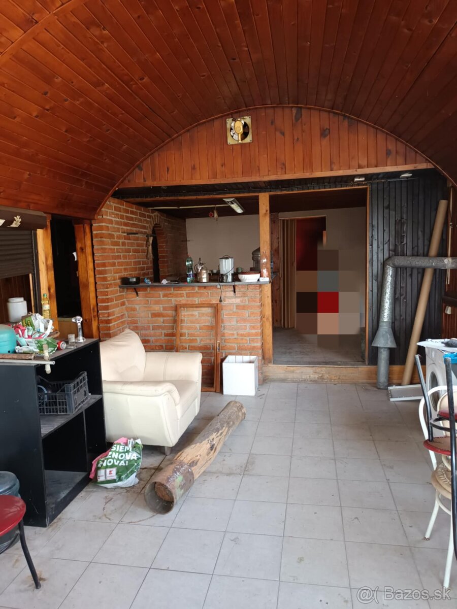 Obchodný priestor, možnosť bývania - 2