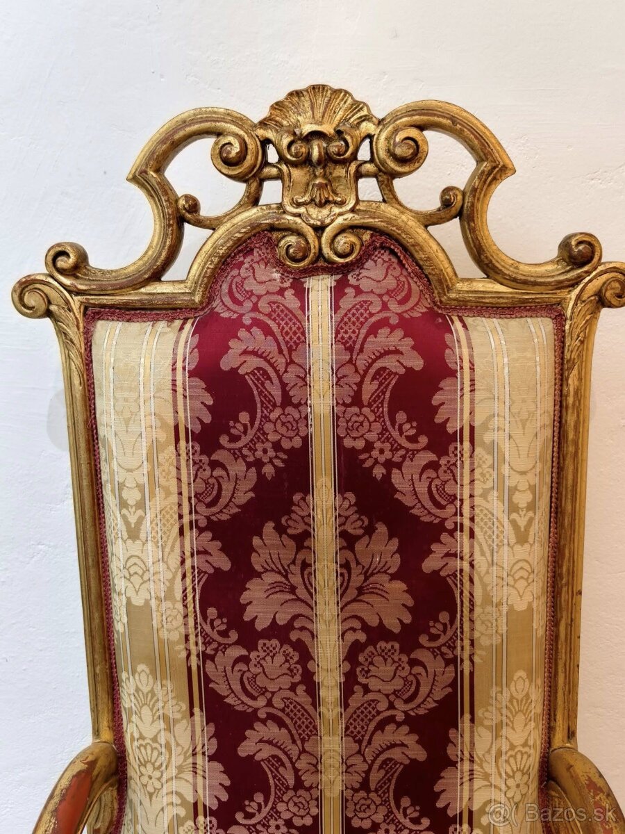 Majestátny trón - 2