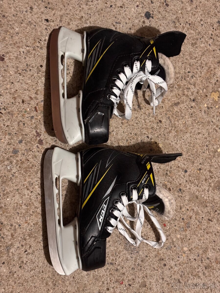 Predám chlapčenské korčule CCM vel. 30 - 2