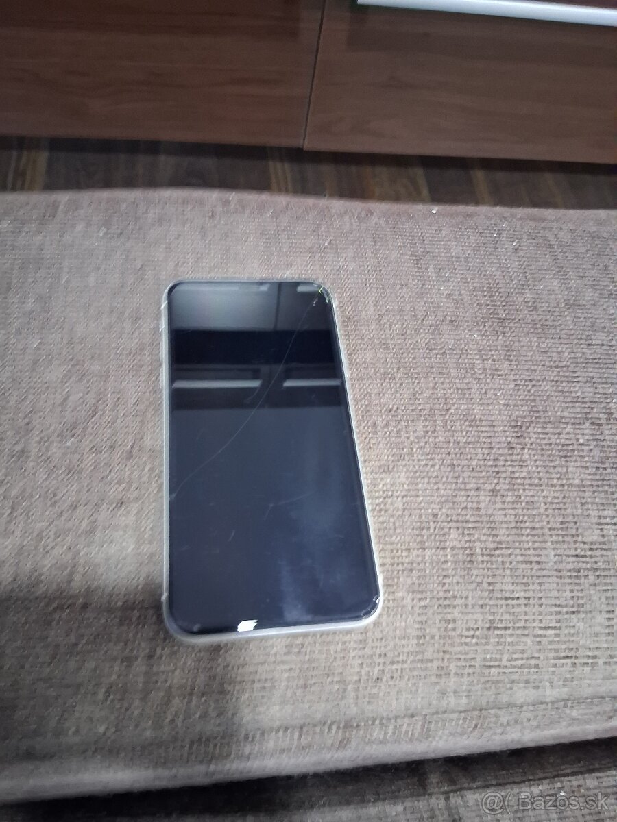Predám iPhone11 - 2