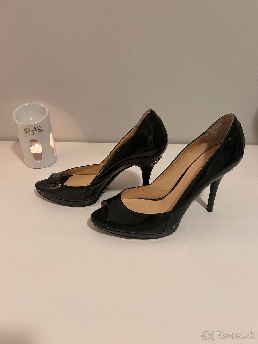 Kozene lakovane lodicky Guess vel.40 - 2