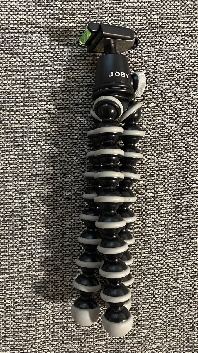 Statívy a kniha - 2