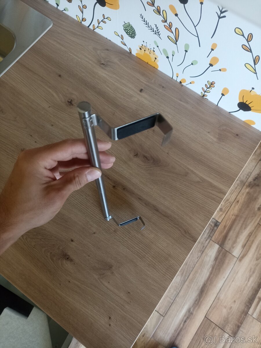 Vešiak na utierky do kuchyne - 2