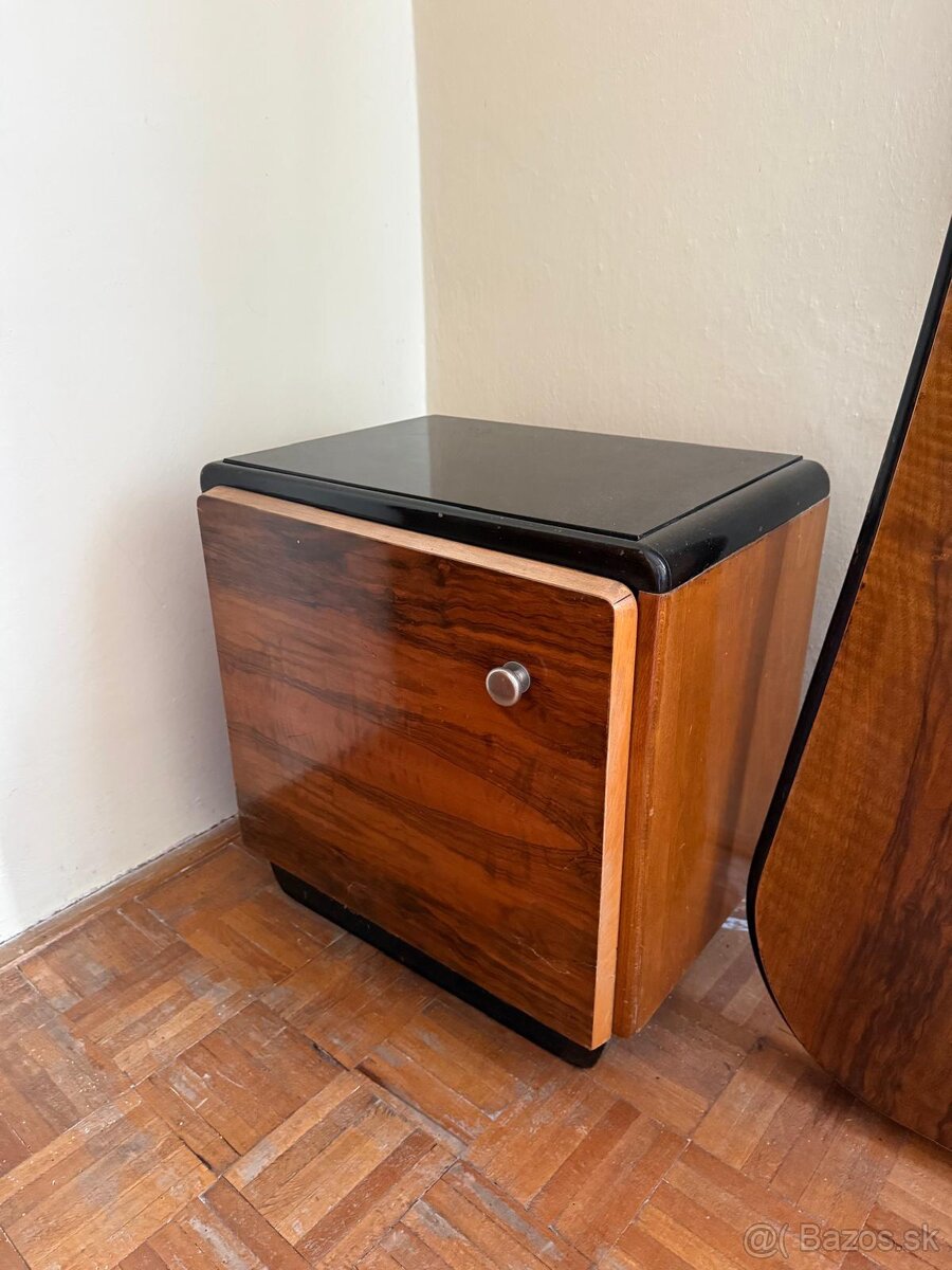 Starožitny nabytok - 2