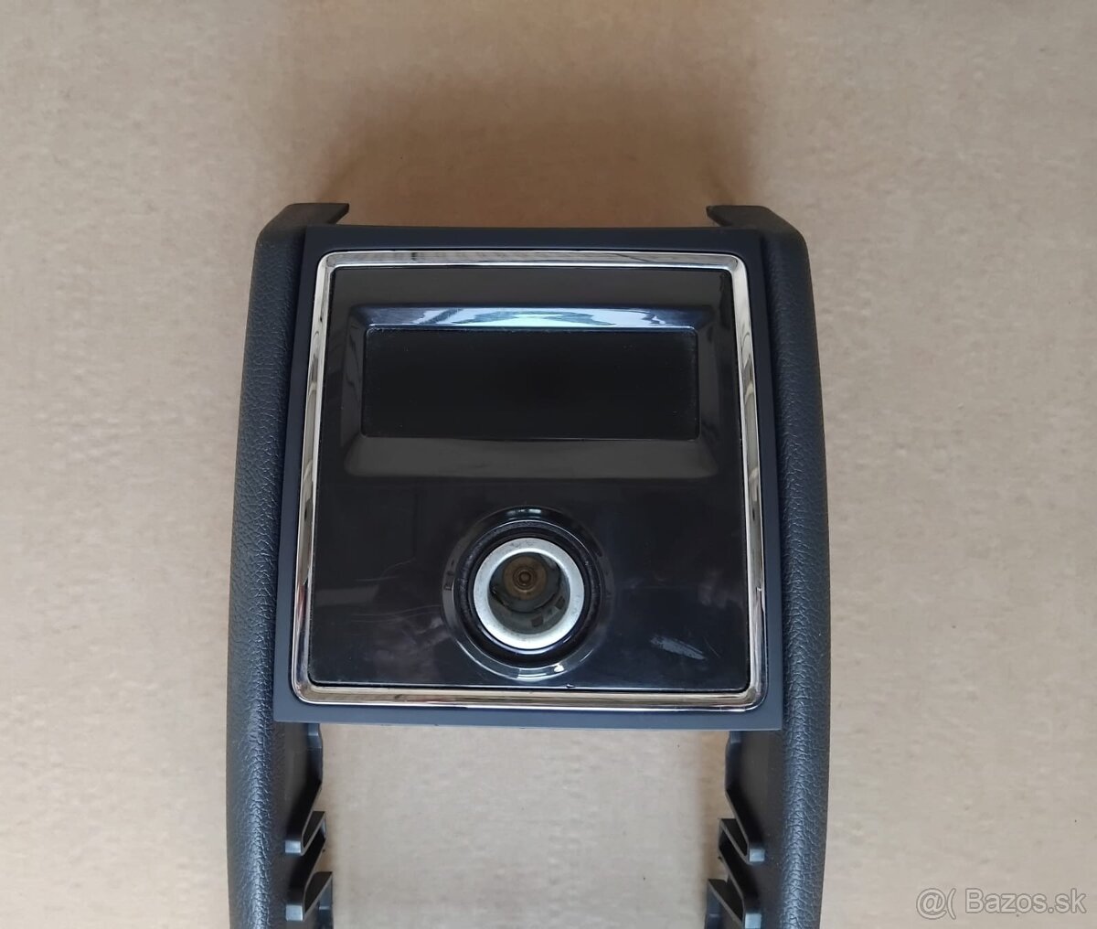 zadný displej, popolník Superb 2 - 2