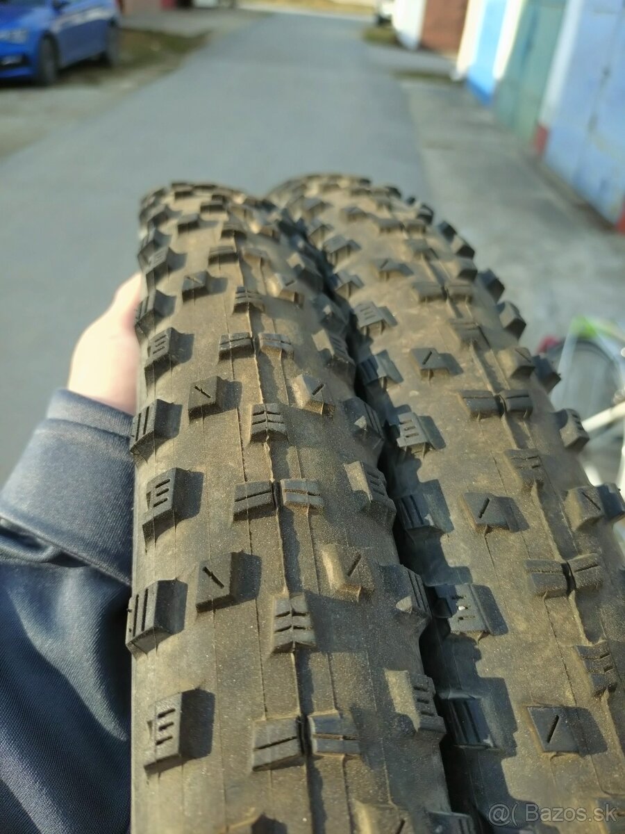 Maxxis Forekaster 29x2. 35 - 2