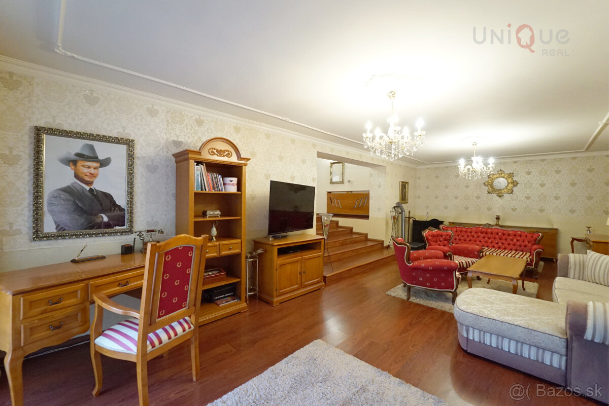 Na predaj kompletne zariadený rodinný dom s bazénom - 2