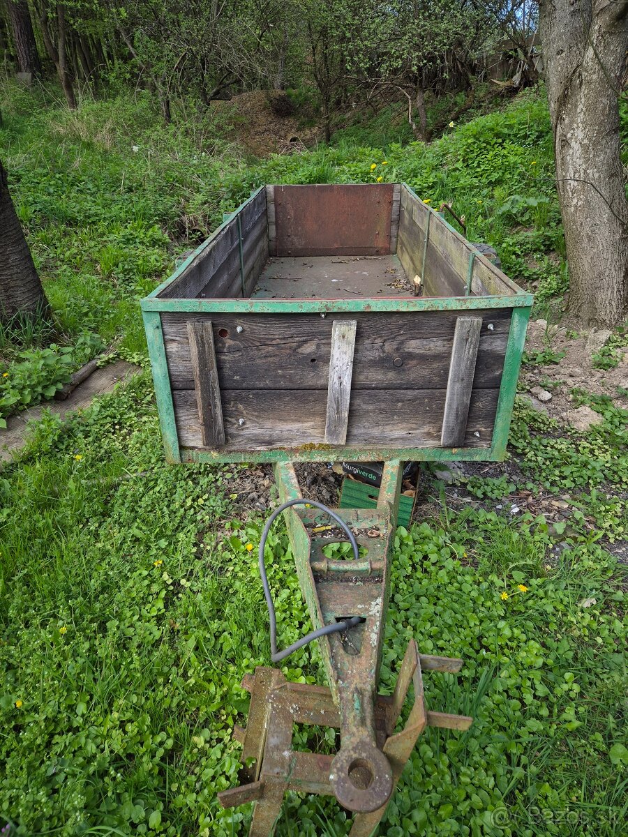 vlečka za traktor jednonápravová - 2