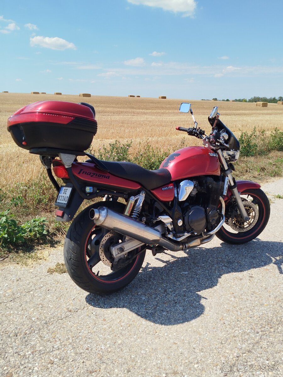 Suzuki GSX 750 inazuma - 2