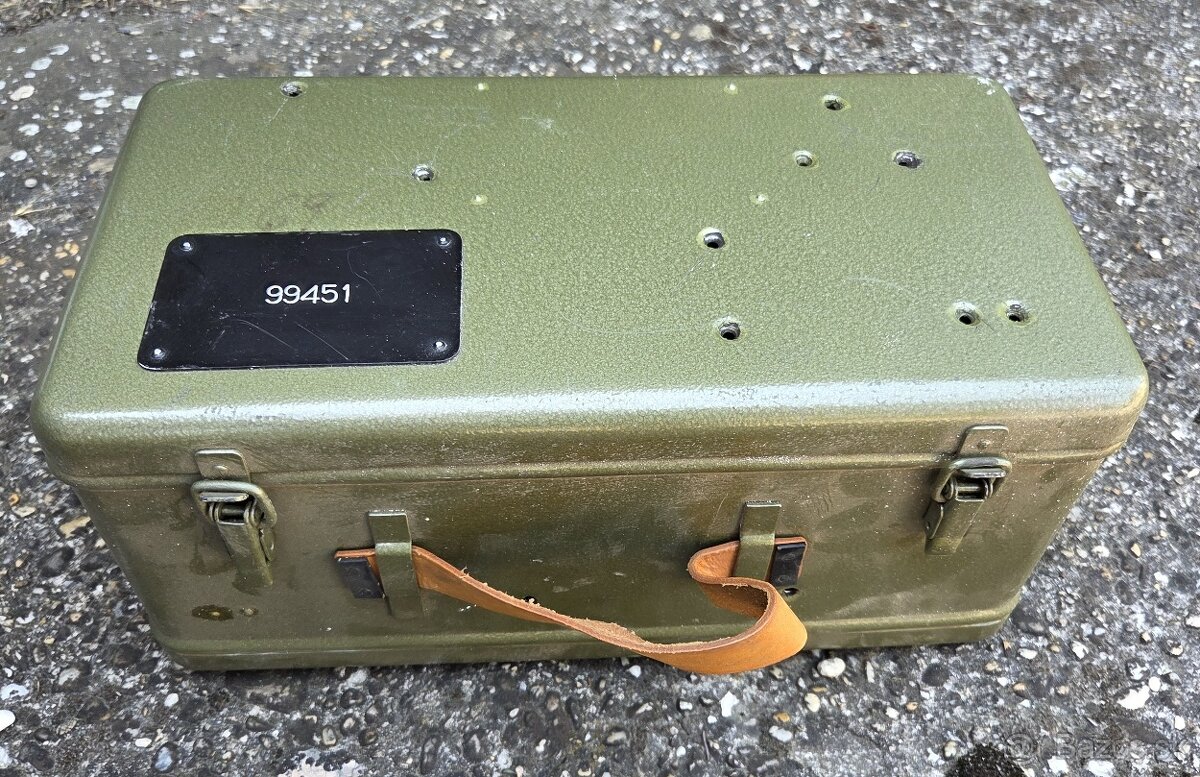 Vojenské plechové debničky (boxy) - 2