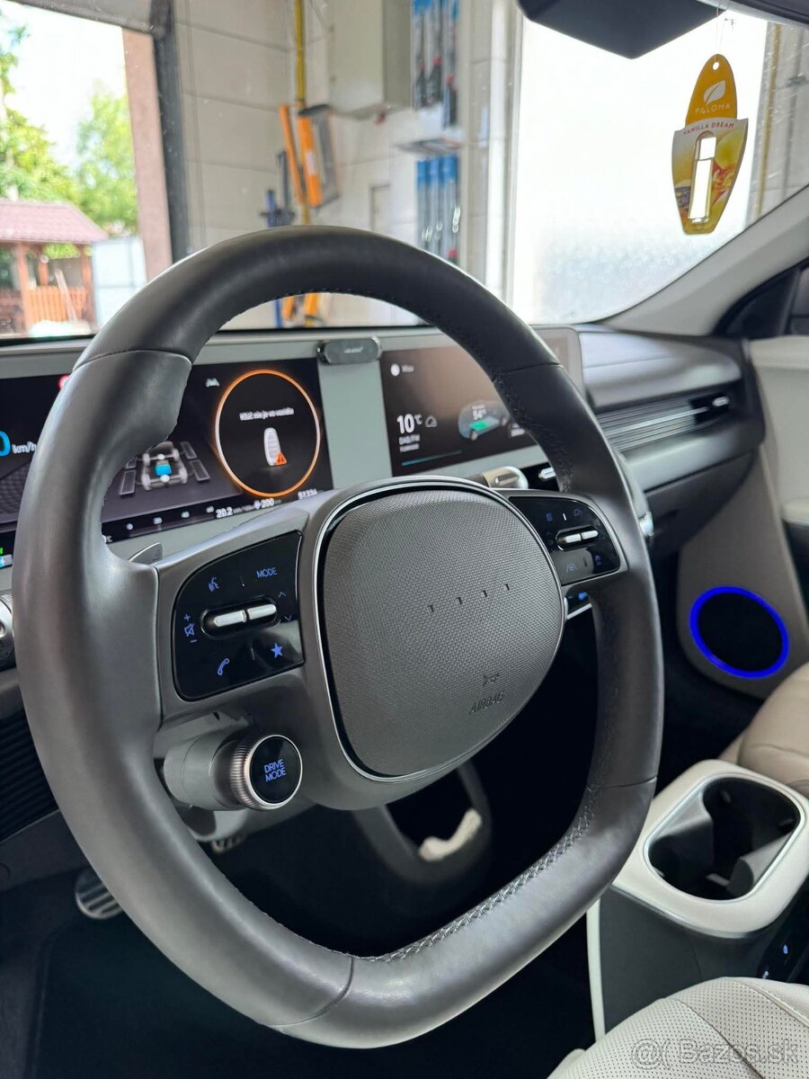 Hyundai Ioniq 5 4WD, 73 kWh, 306 koní - 2