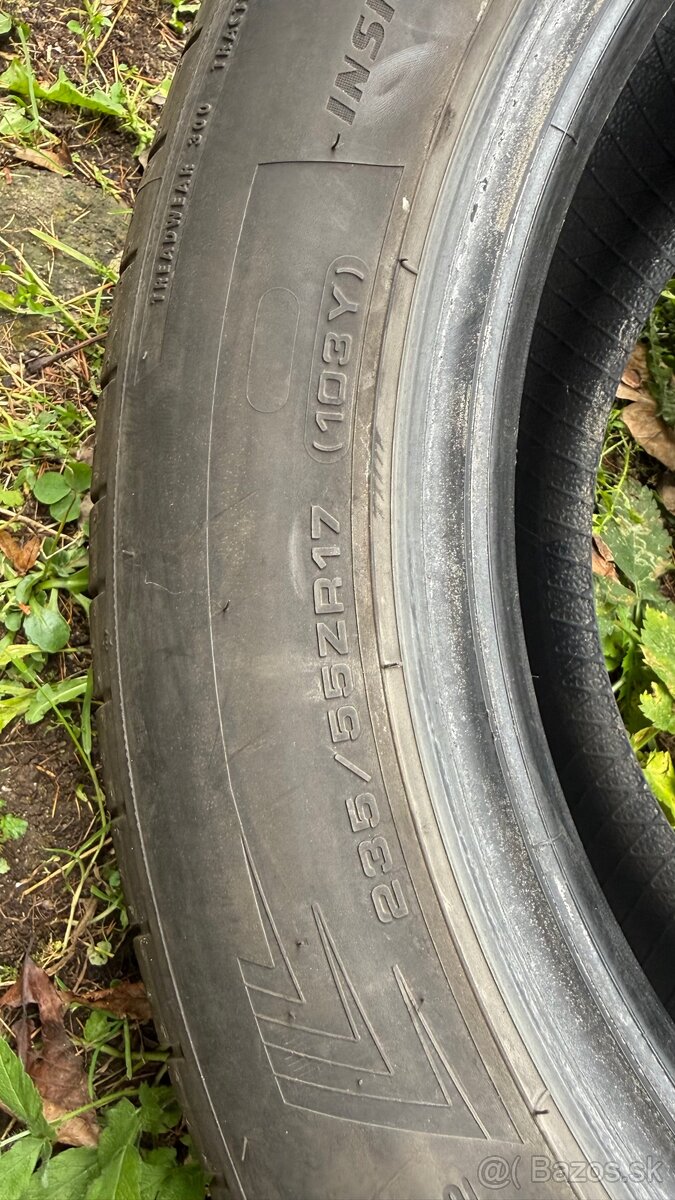 Dunlop 235/55 R17 - 2