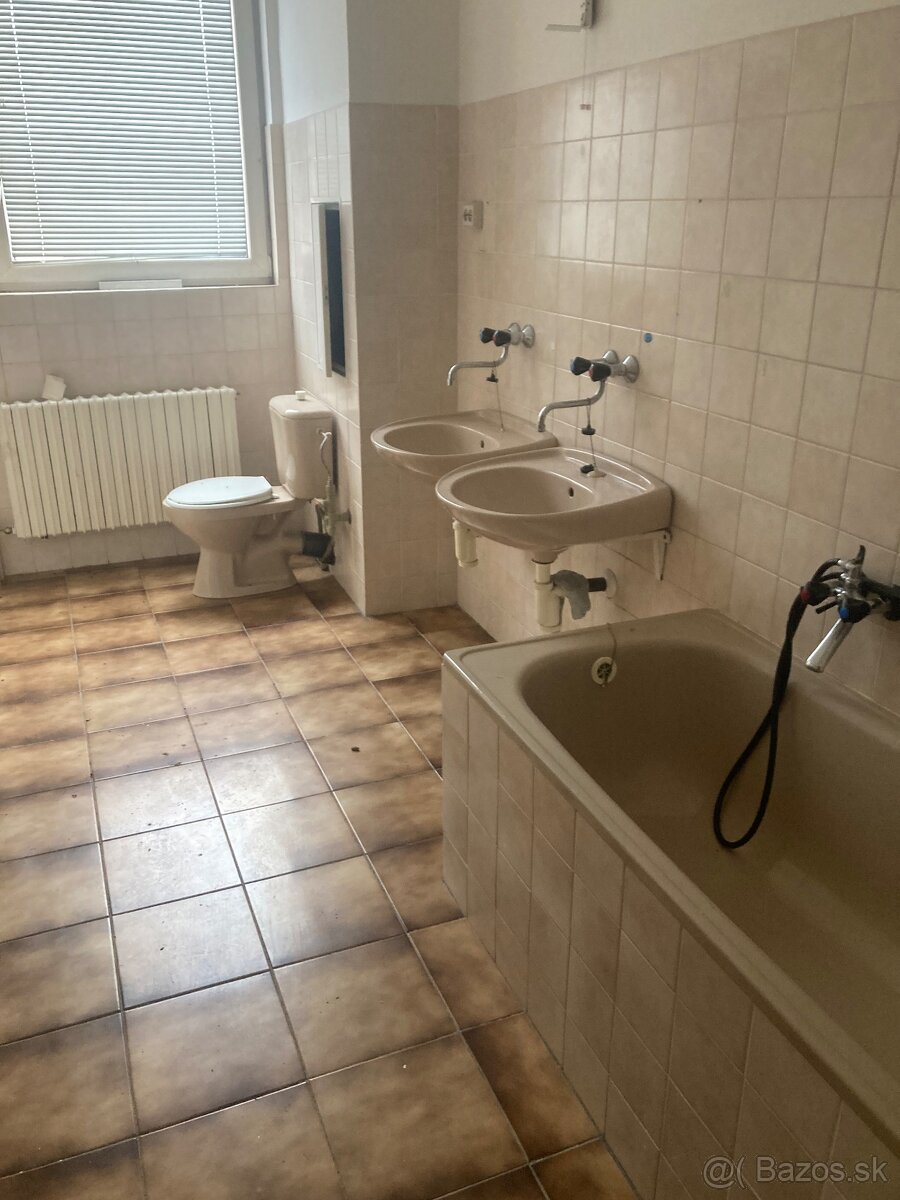 Centrum Čadce byt v budove Sporitelne - 2