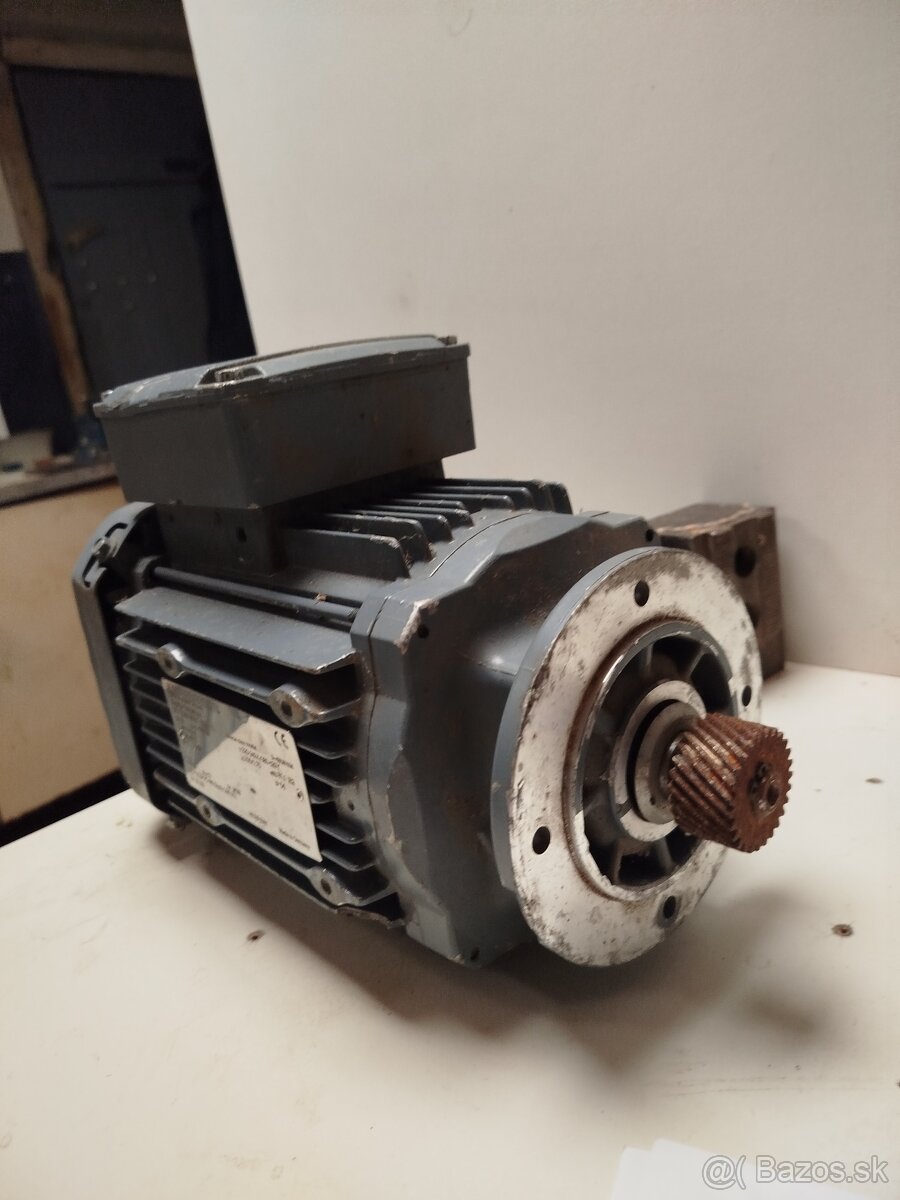 Trojfaz. elektrmotor - 2
