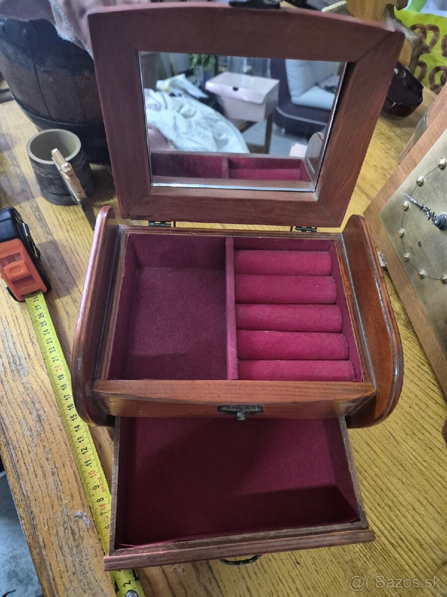 Šperkovnica ako nova - 2