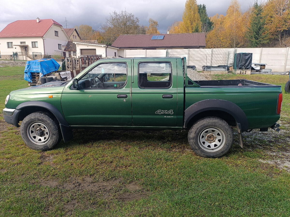 Nissan Double Cab 2.5TD Navara - 2