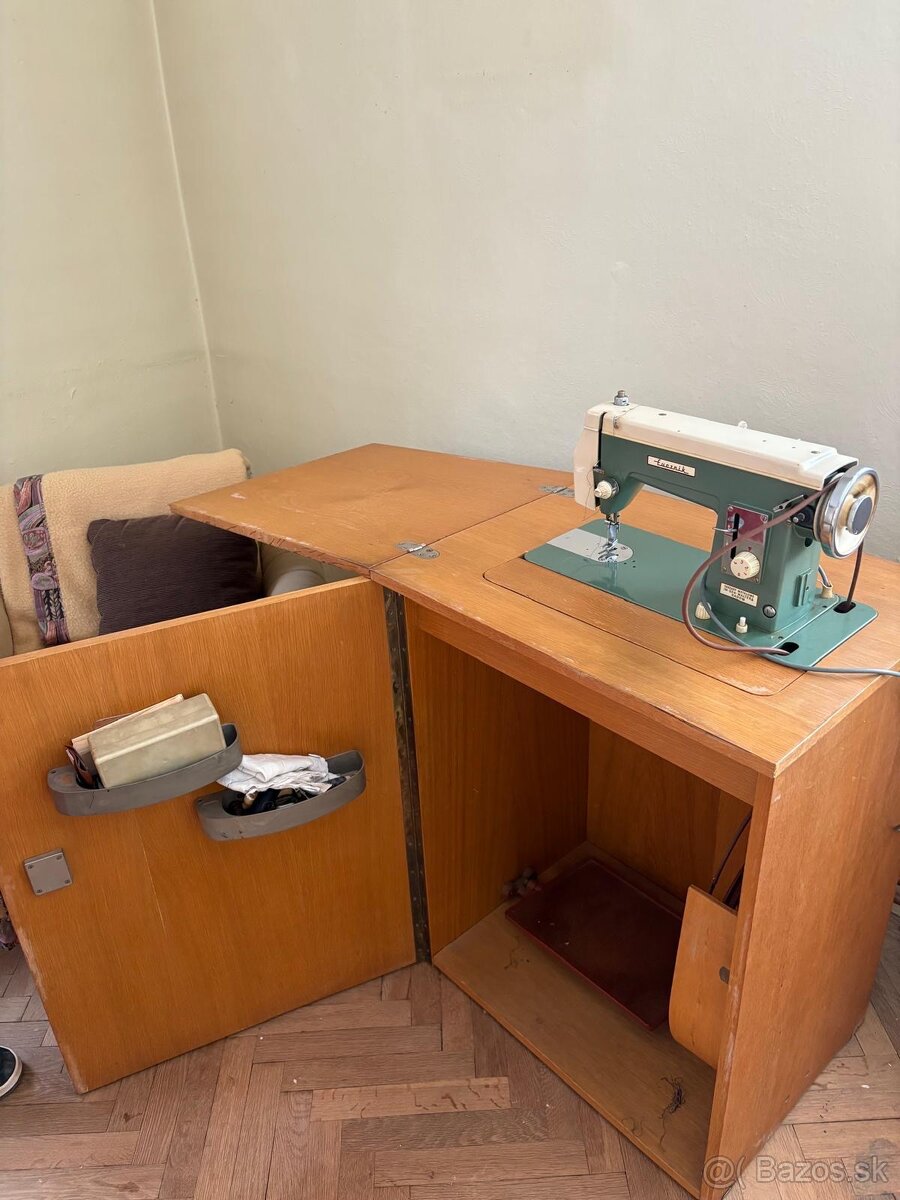 Šijací stroj Lucznik - 2