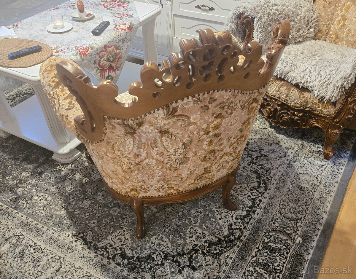 Starožitný nábytok - 2