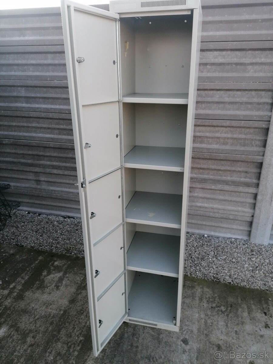 Uzamykatelná skrinka do dielne 5 policova - 2