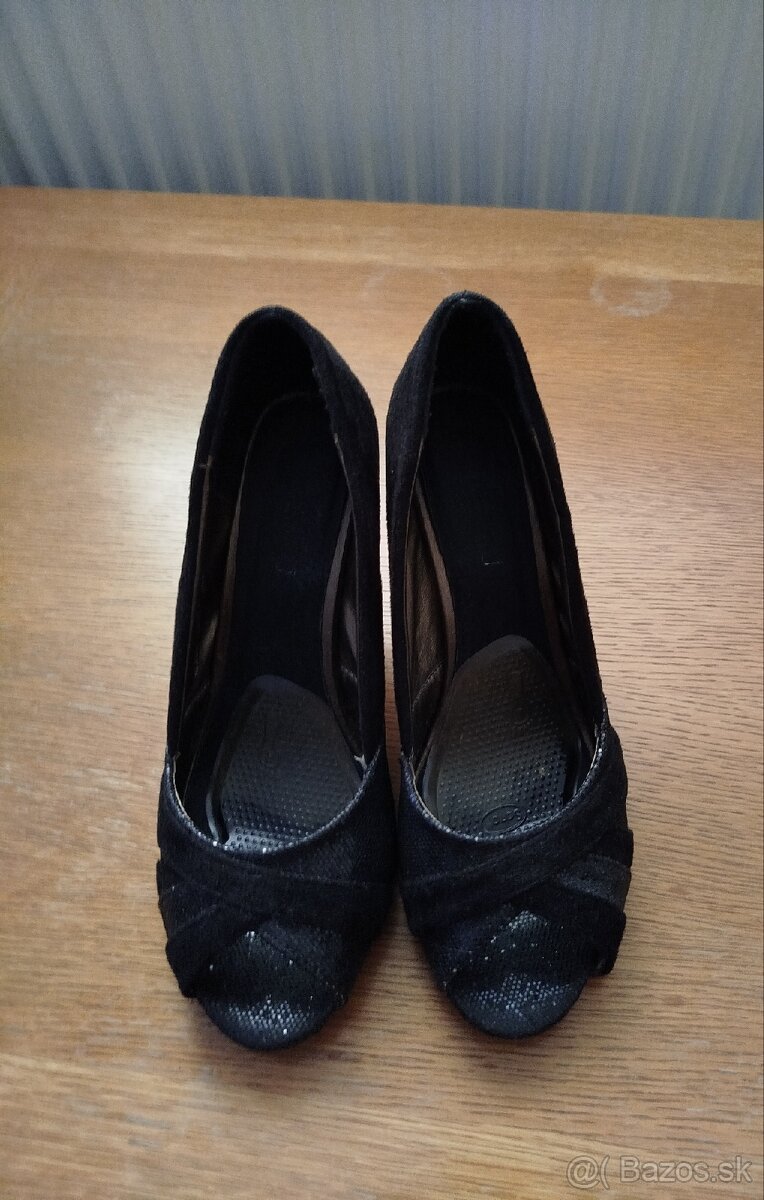 Čierne lodičky (veľkosť 38), asi 2x použité - 2