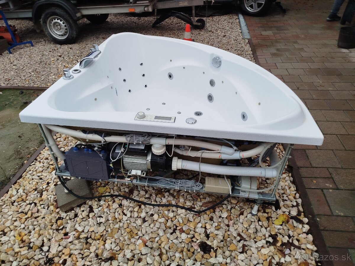 Predám rohovú hydromasážnu vaňu značky Wellis - 2