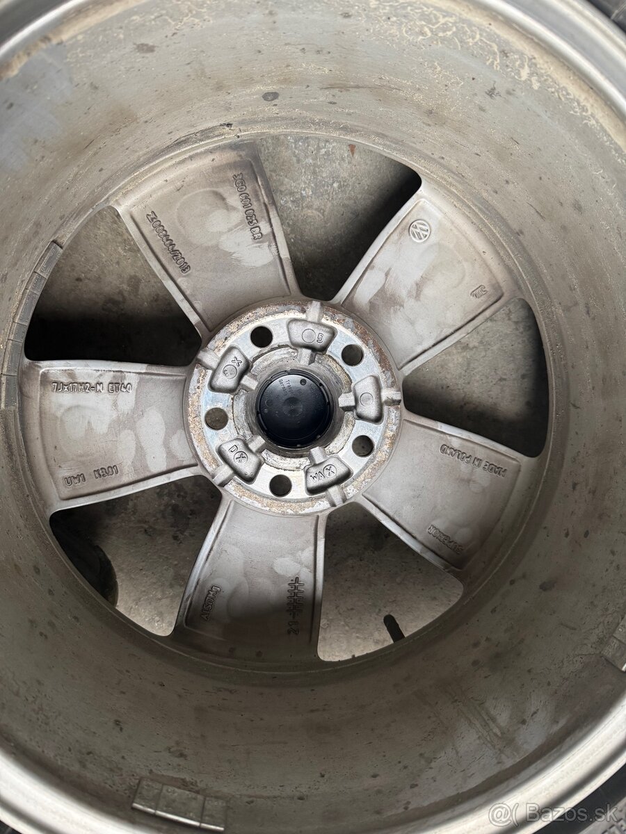 Alu sada originál Vw r17 passat b8 - 2