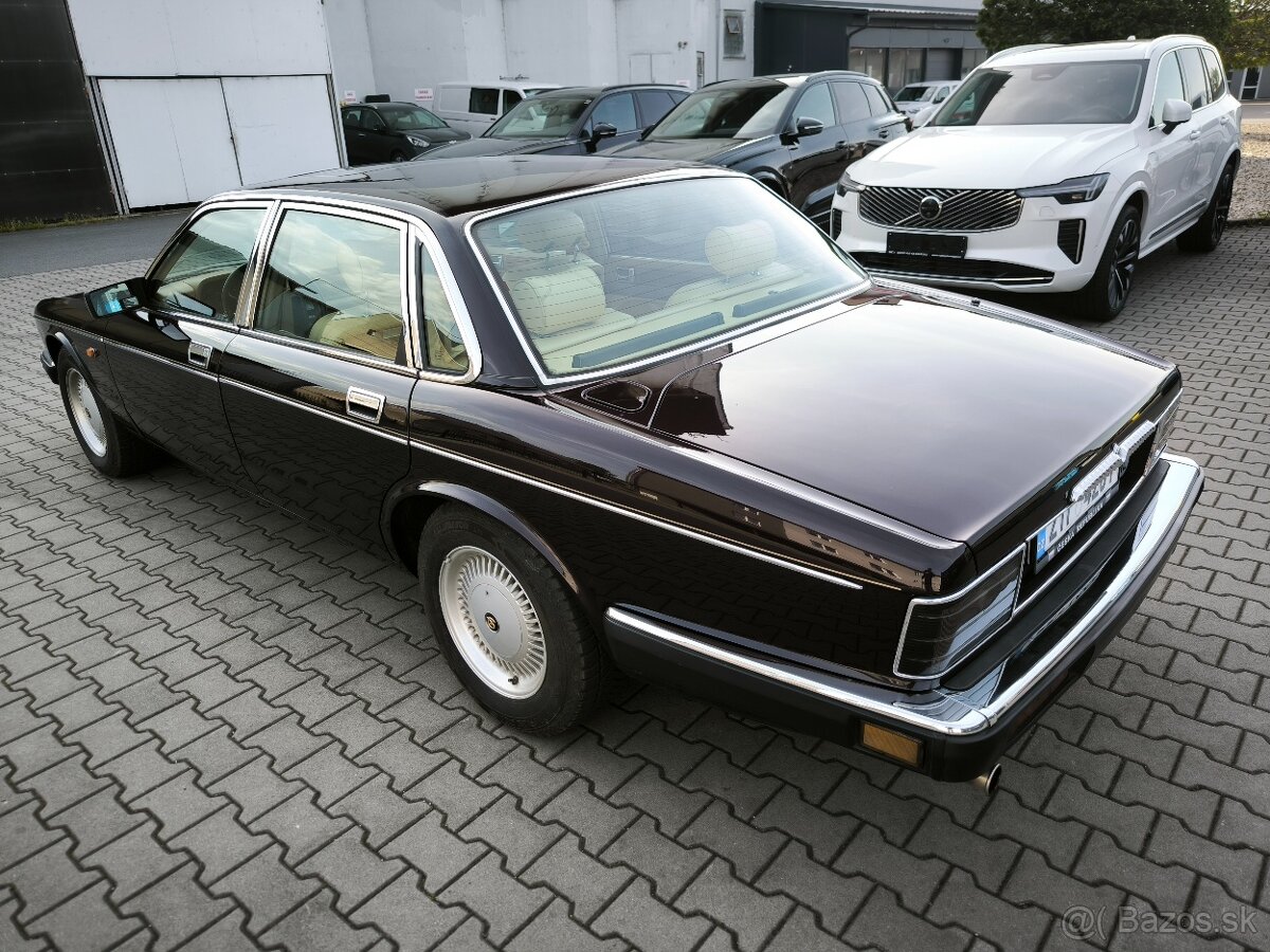 Daimler Double Six Jaguar XJ12 6.0V12 - 2