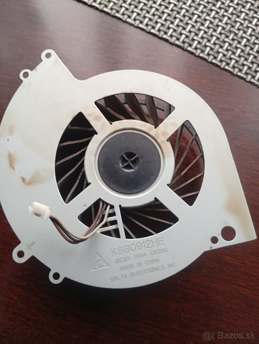 Ventilátor PS4 - 2