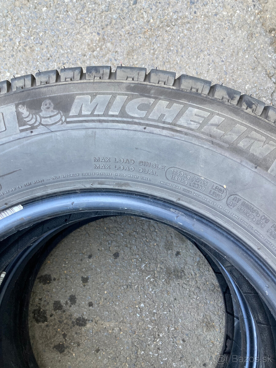 PNEU 215 75 R16C - 2