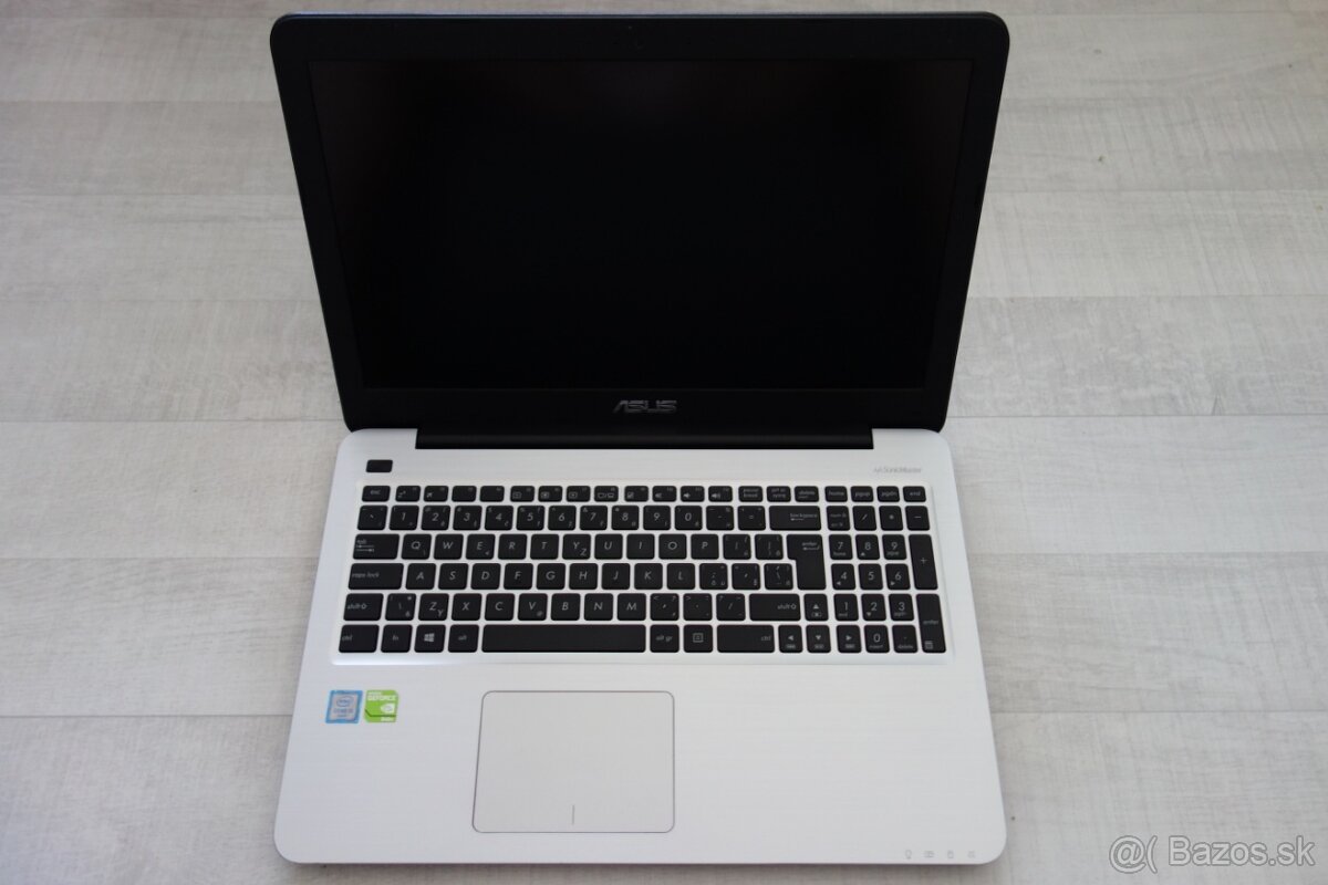 ASUS VivoBook X556U - 2