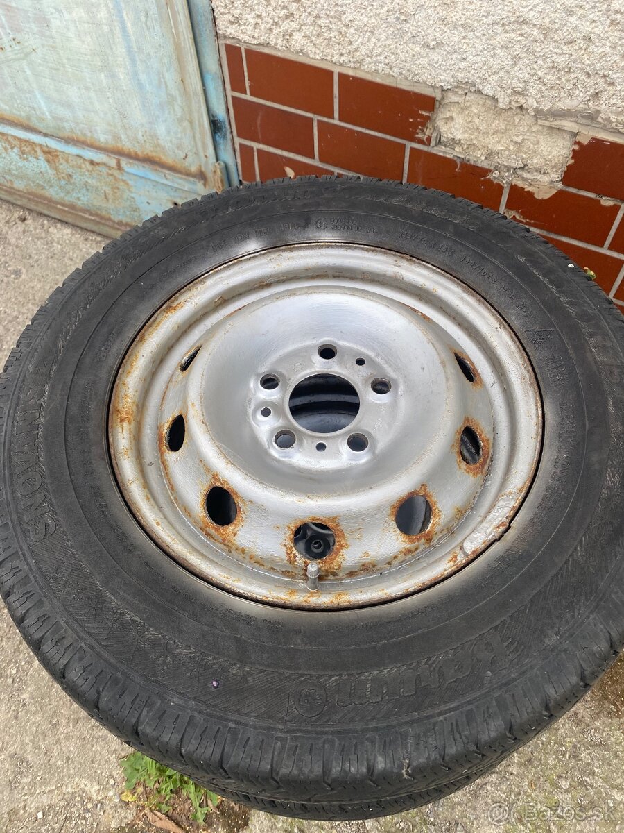 Predám Kolesa 215/70R15 - 2