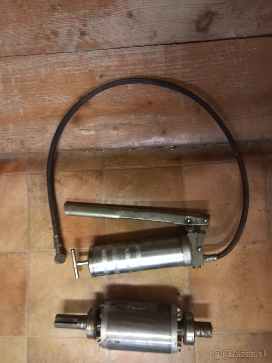 regulátor tlaku s manometrom + strmeň. mikrometer +kalamitka - 2