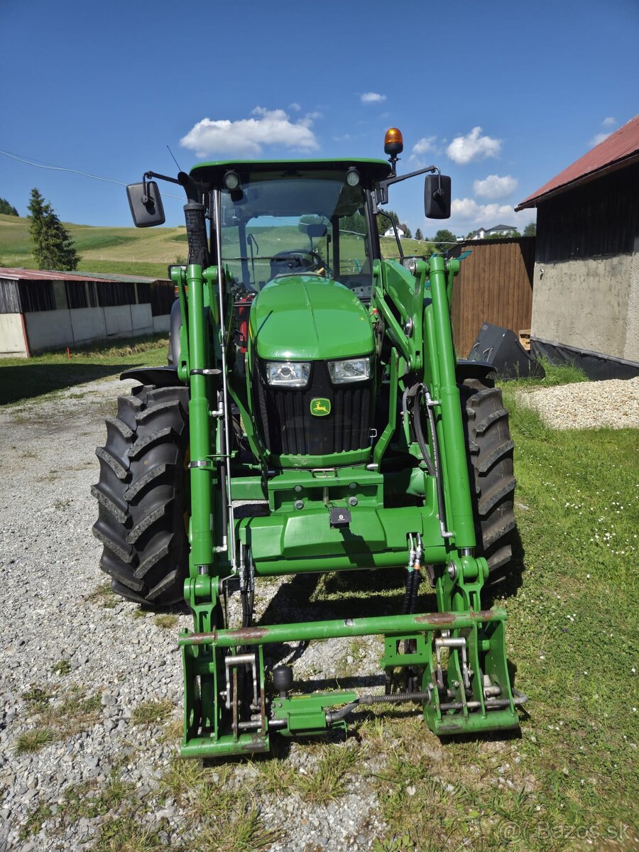 John Deere 5085M + JD 543R nakladač - 2