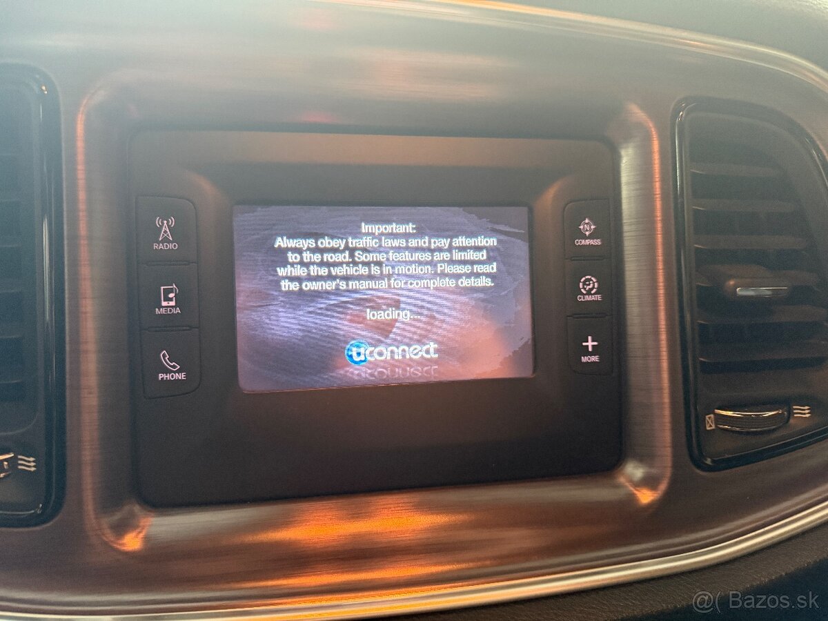 RADIO Dodge challenger - 2
