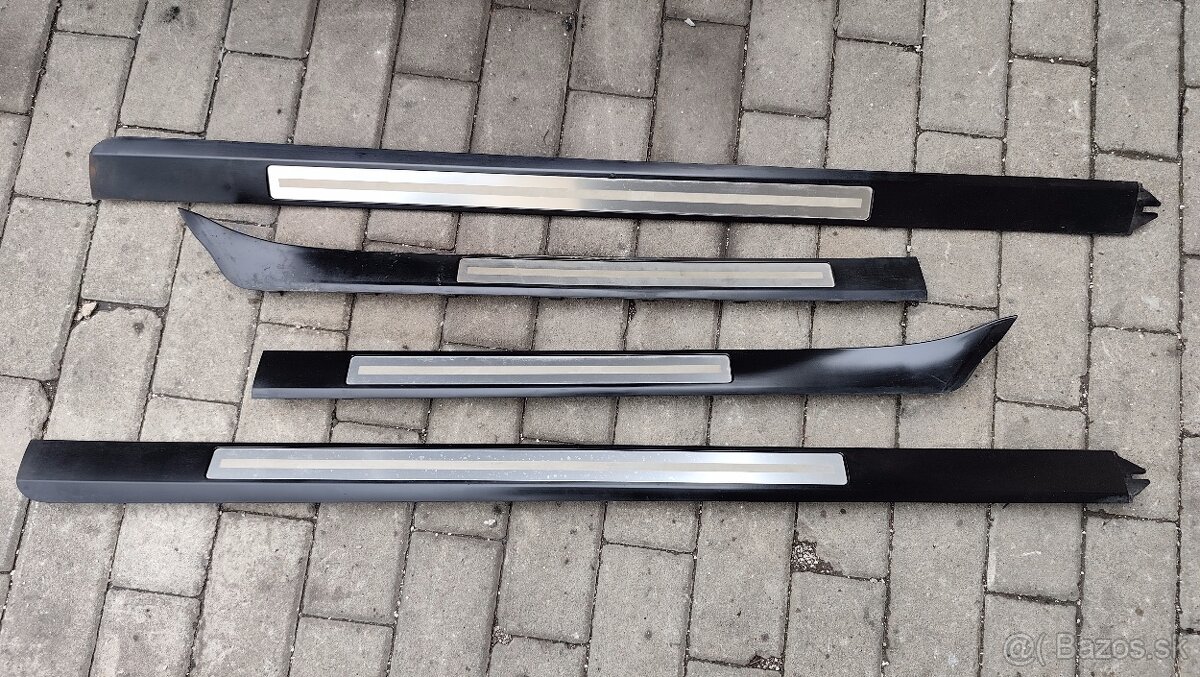 Plastové lišty Audi A8 D3 - 2