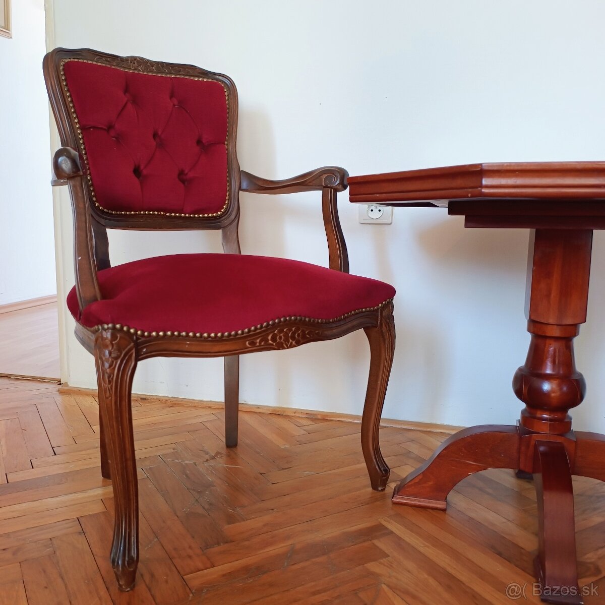 ŠTÝLOVÁ ZOSTAVA – 2 kreslá + stolík, retro čalúnenie - 2