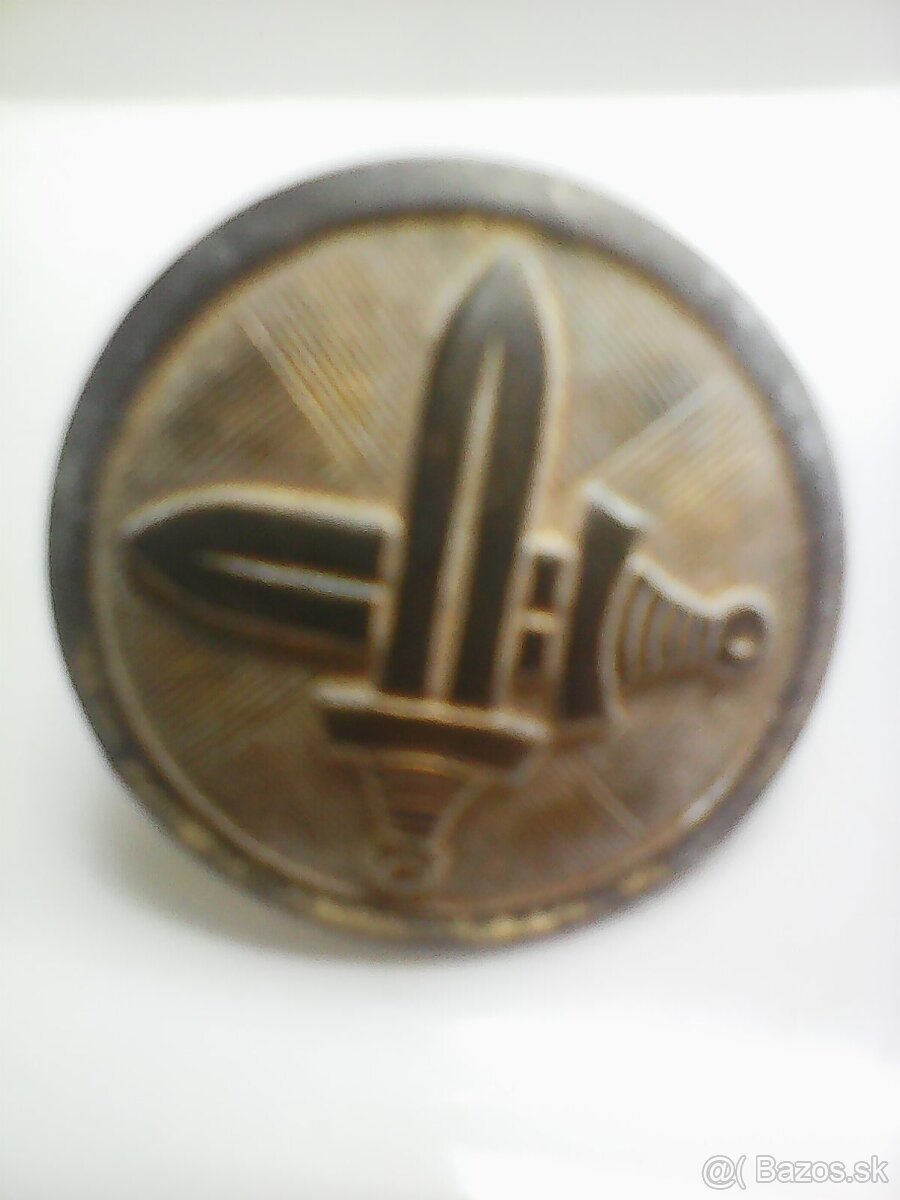 VOJENSKÝ KABÁT GOMBÍK - 2