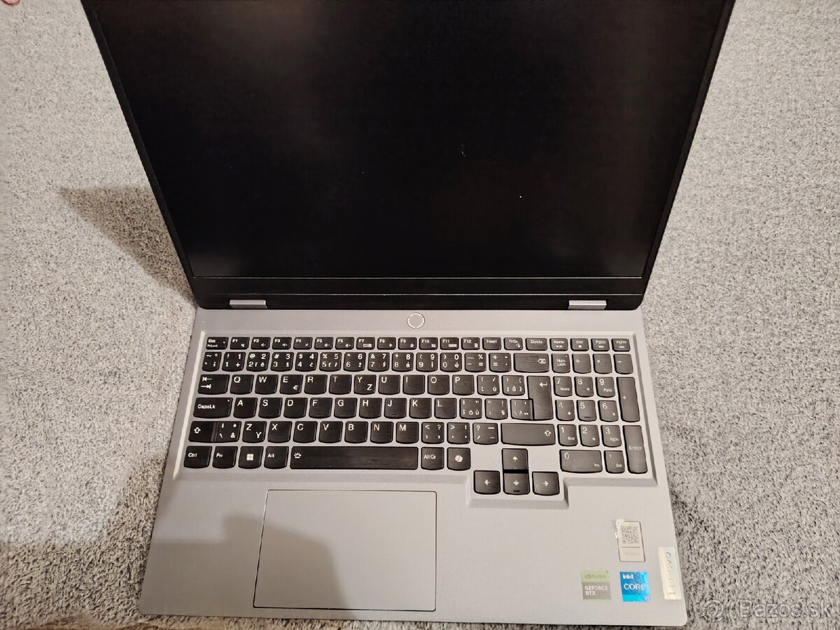 Lenovo LOQ 15IRX9 - 2