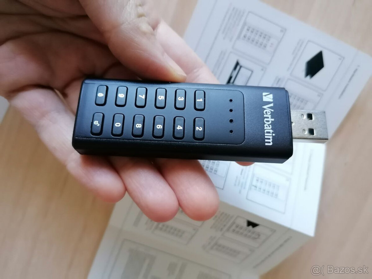 VERBATIM Keypad Secure Drive 32GB USB klúč 3.1 flash disk - 2