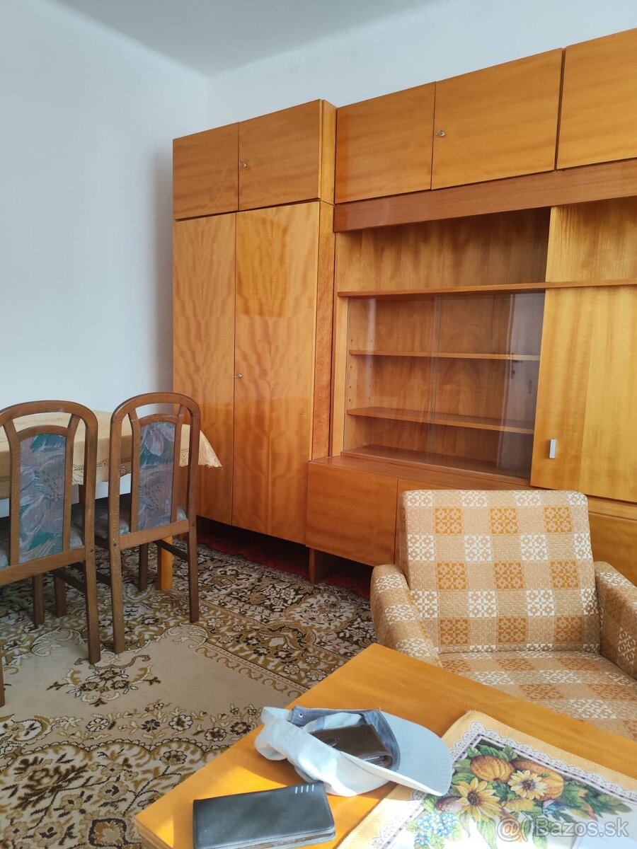 Predám v centre Topolčian 3 izbový byt - Výrazná zľava - 2