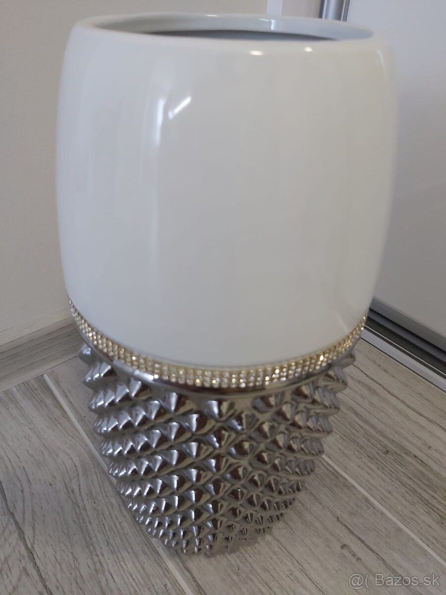 Predáme peknú novú nepoužitu keramickú porcelanovu vazu - 2