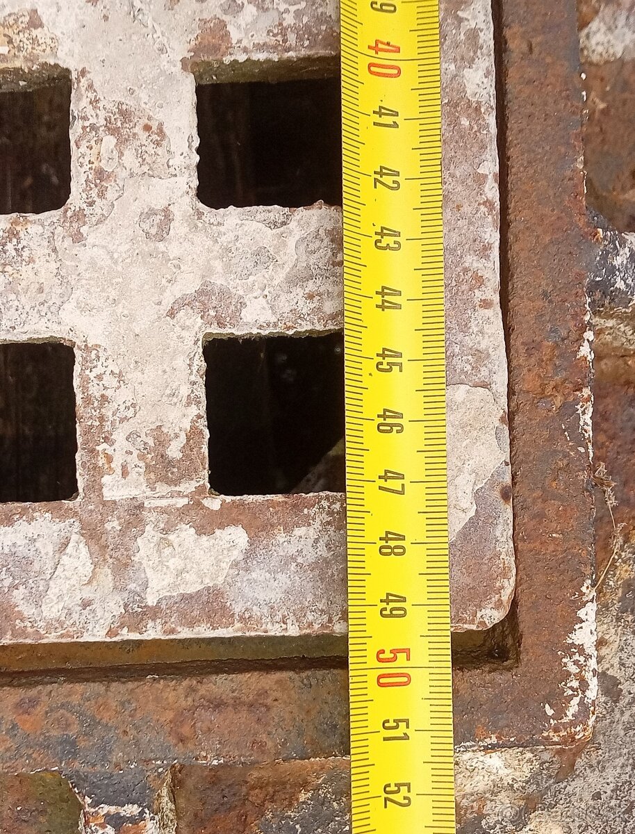 Liatinová kanalizačná mreža / rošt s rámom 50x50cm - 2