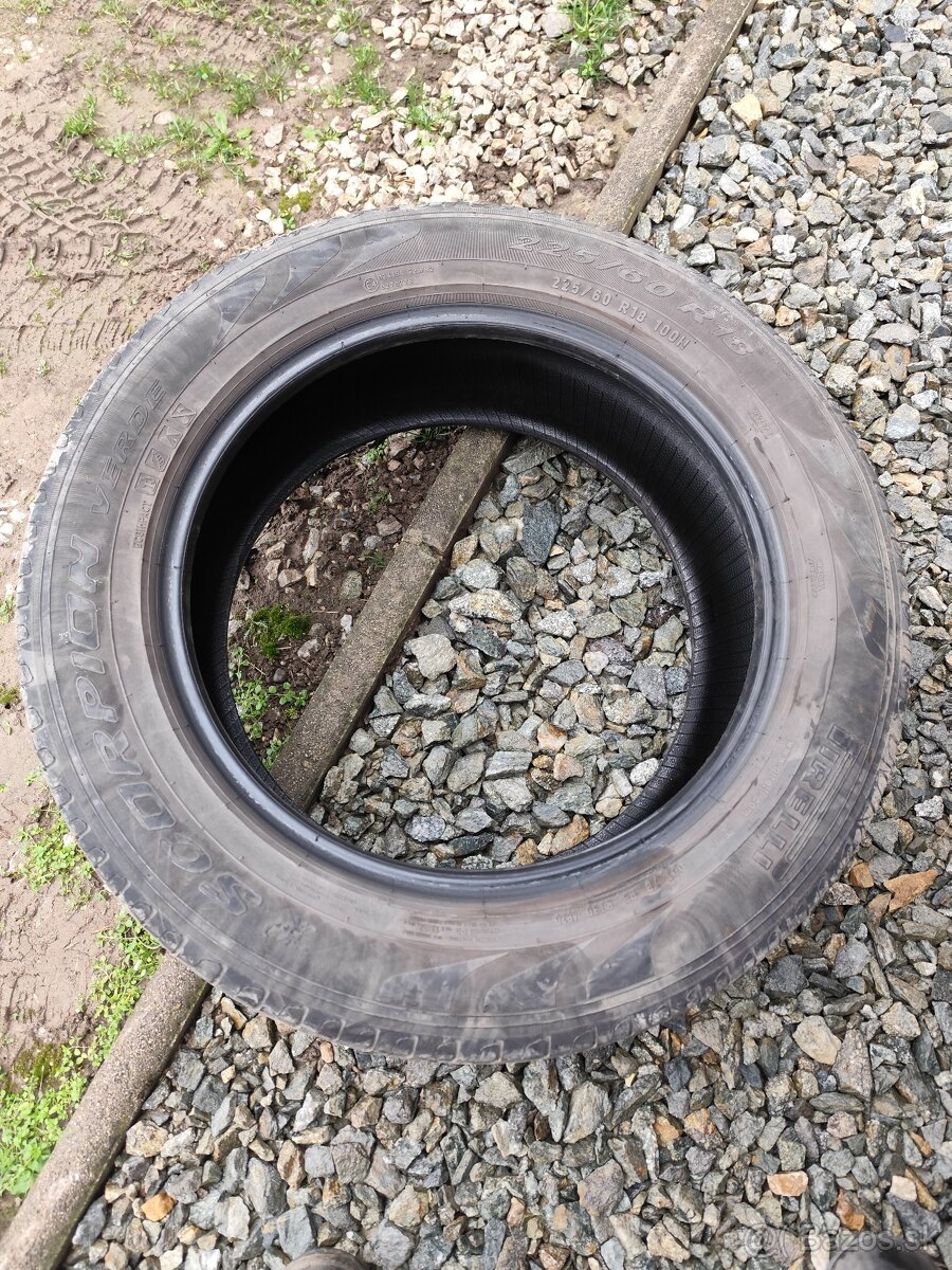 Letné 225/60 R18 pirelli - 2
