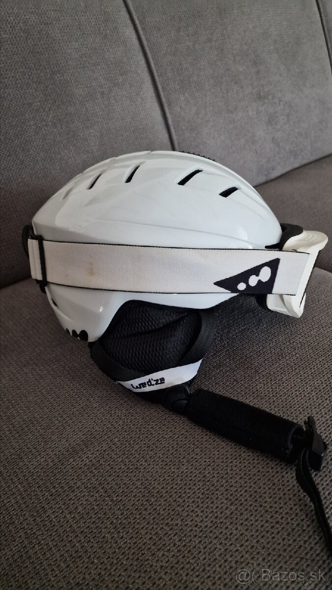 Lyziarska prilba. - 2